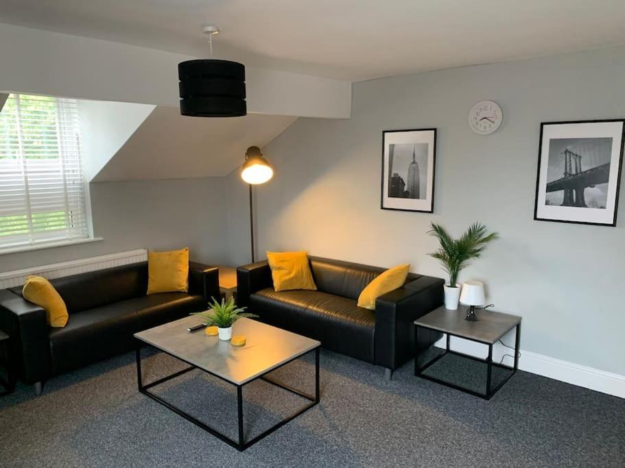 Fantastic Large 2 X Bedroom Flat, Free Parking Sale Kültér fotó