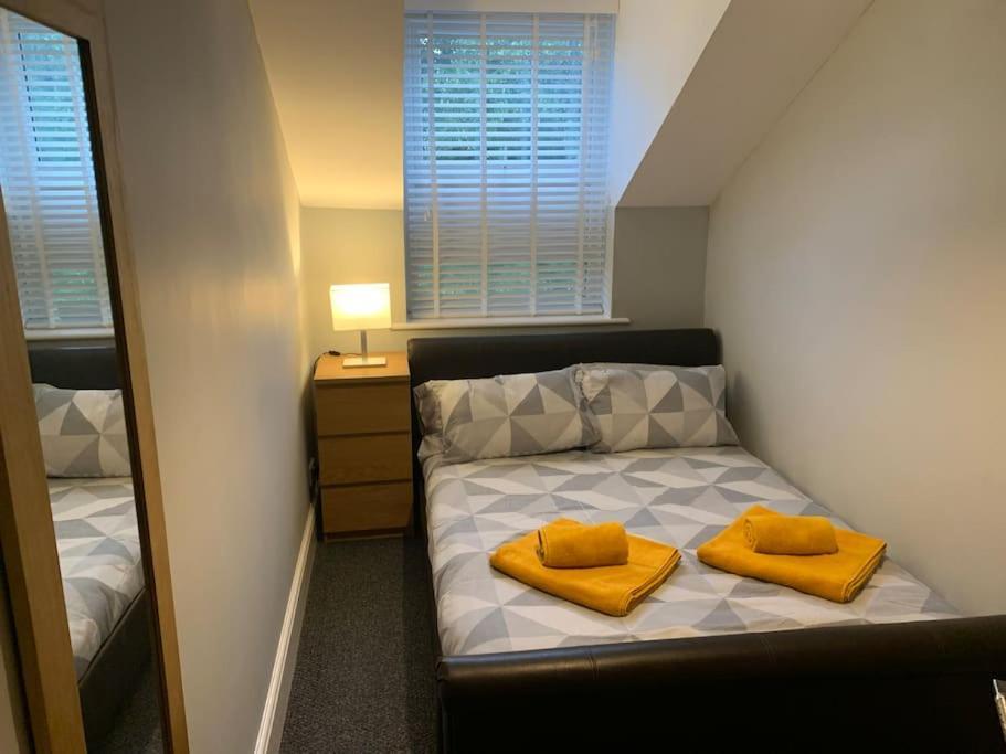 Fantastic Large 2 X Bedroom Flat, Free Parking Sale Kültér fotó