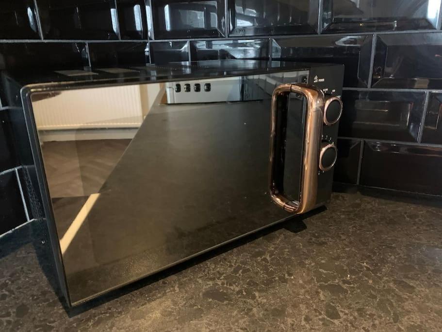 Fantastic Large 2 X Bedroom Flat, Free Parking Sale Kültér fotó