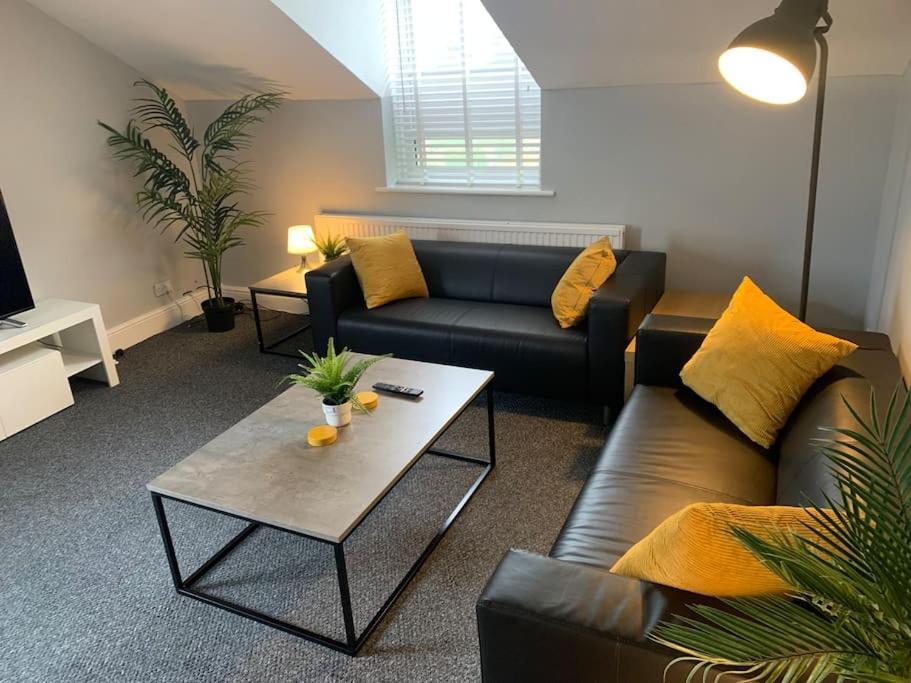 Fantastic Large 2 X Bedroom Flat, Free Parking Sale Kültér fotó