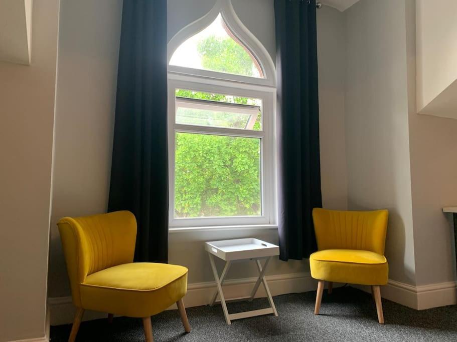 Fantastic Large 2 X Bedroom Flat, Free Parking Sale Kültér fotó